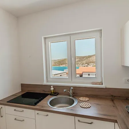Elia Apartment *