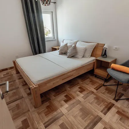 Elia Apartment